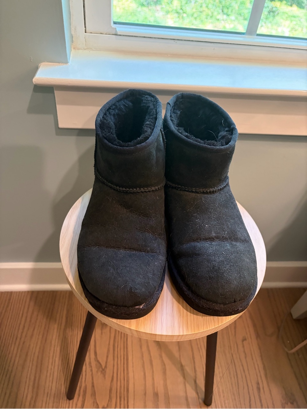 UGG Black Short Suede Winter Boots